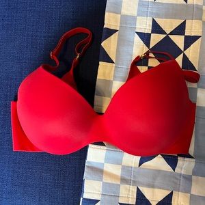 Incredible by Victoria’s Secret Bra